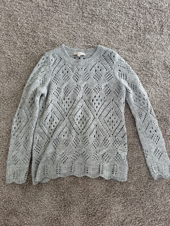 LOFT Sweaters - LOFT Light Gray Diamond Crewneck Sweater
